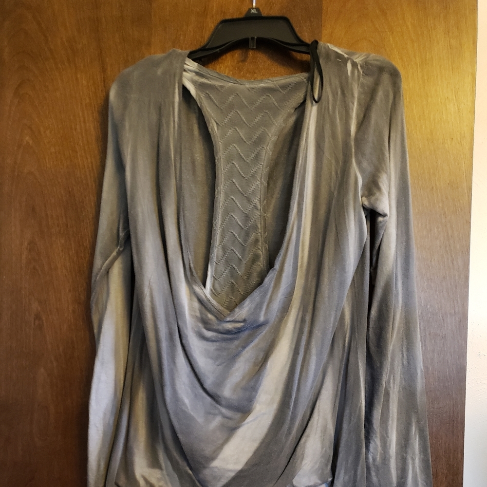 💥VOCAL SWEATSHIRT ***RARE*** CUT OUT BACK💥 - Picture 6 of 7